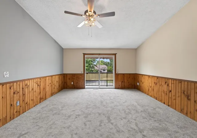 Listing Photo 4 - Condo for sale in building located at 3276 Greenbrier St, Vadnais Heights, MN 55127 - Unit #3276C