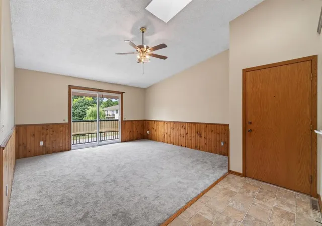 Listing Photo 5 - Condo for sale in building located at 3276 Greenbrier St, Vadnais Heights, MN 55127 - Unit #3276C
