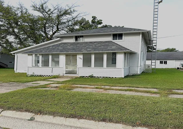Single family home for sale at 130 6th Street SW, Plainview, MN 55964 | MLS# 7150241