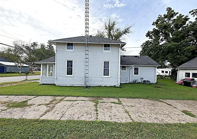 Photo 1 of Single family home for sale at 130 6th Street SW, Plainview, MN 55964 | MLS# 7150241 | Listing updated on 2026-10-06