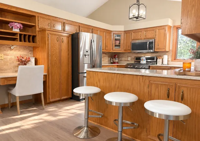 Photo 3 of Single family home for sale at 1405 Horseshoe Cir, Saint Paul, MN 55122 | MLS# 7150251 | Listing updated on 2026-10-07