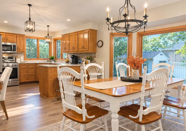 Photo 4 of Single family home for sale at 1405 Horseshoe Cir, Saint Paul, MN 55122 | MLS# 7150251 | Listing updated on 2026-10-07