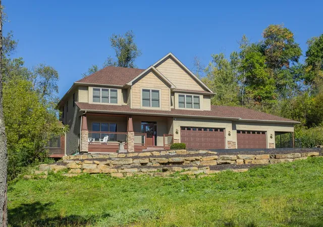 Photo 2 of Single family home for sale at 908 87th Avenue, Hudson, WI 54016 | MLS# 7150282 | Listing updated on 2026-09-25