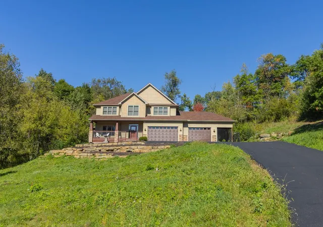 Photo 3 of Single family home for sale at 908 87th Avenue, Hudson, WI 54016 | MLS# 7150282 | Listing updated on 2026-09-25