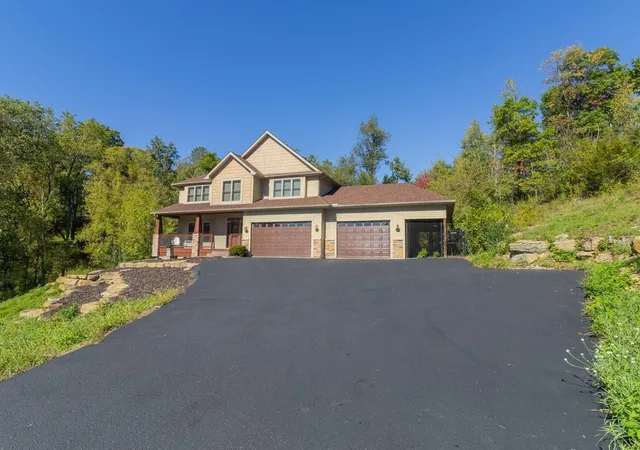 Photo 3 of Single family home for sale at 908 87th Avenue, Hudson, WI 54016 | MLS# 7150282 | Listing updated on 2026-09-25