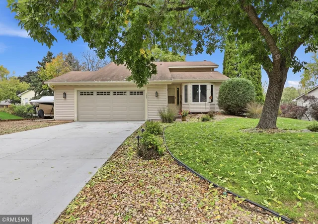Photo 1 of Single family home for sale at 720 Sierra Trl, Chanhassen, MN 55317 | MLS# 7150288 | Listing updated on 2026-10-08