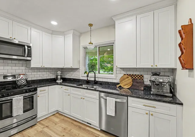 Photo 3 of Single family home for sale at 6112 Bartlett Blvd, Mound, MN 55364 | MLS# 7150291 | Listing updated on 2026-10-08