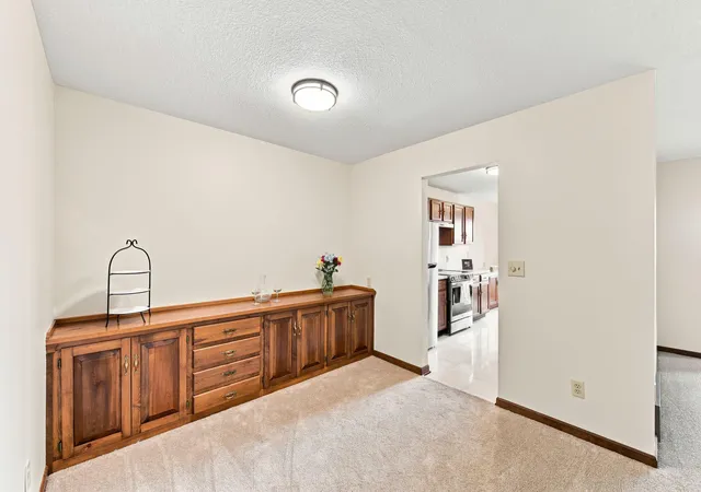 Listing Photo 5 - Condo for sale in building located at 4254 Oakmede Ln, Saint Paul, MN 55110 - Unit #87B