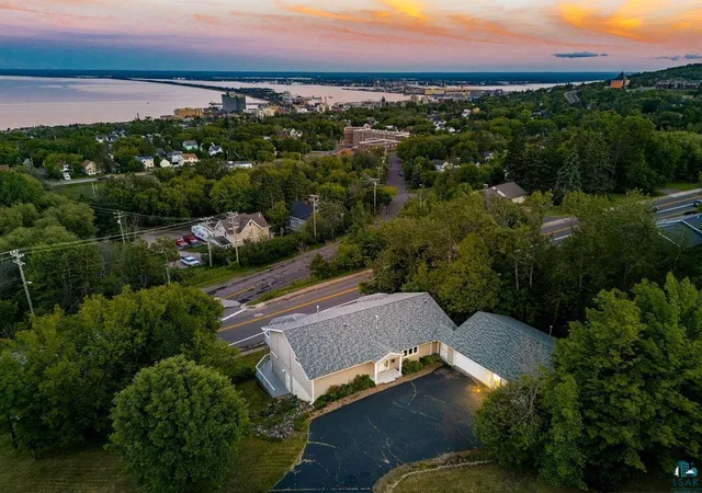 Photo 1 of Single family home for sale at 1002 Martha St, Duluth, MN 55805 | MLS# 7150300 | Listing updated on 2026-09-29
