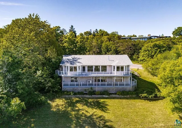 Photo 2 of Single family home for sale at 1002 Martha St, Duluth, MN 55805 | MLS# 7150300 | Listing updated on 2026-09-29