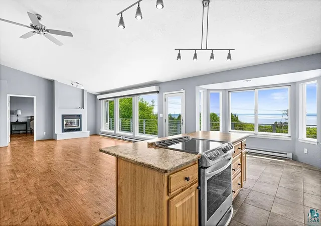 Photo 4 of Single family home for sale at 1002 Martha St, Duluth, MN 55805 | MLS# 7150300 | Listing updated on 2026-09-29
