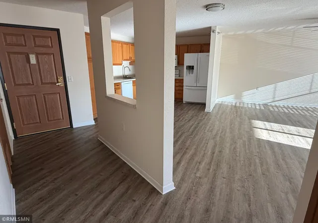 Listing Photo 4 - Condo for sale in building located at 12 6th St NE, Osseo, MN 55369 - Unit #225
