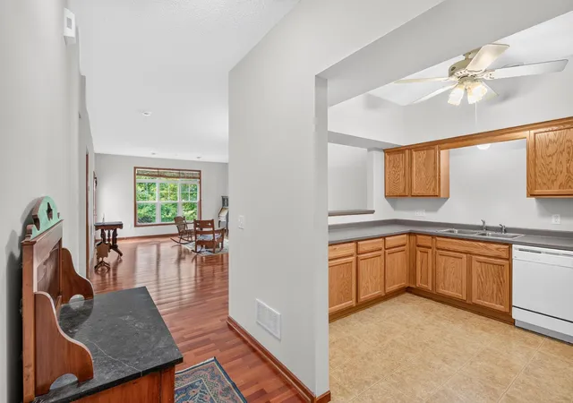 Photo 2 of Single family home for sale at 1101 Barclay St #1101, Saint Paul, MN 55106 | MLS# 7150307 | Listing updated on 2026-10-16