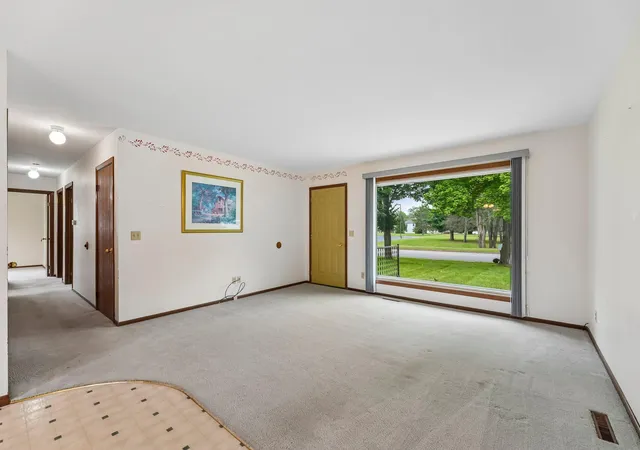Photo 4 of Single family home for sale at 721 Bongey Dr, Menomonie, WI 54751 | MLS# 7150314 | Listing updated on 2026-09-30