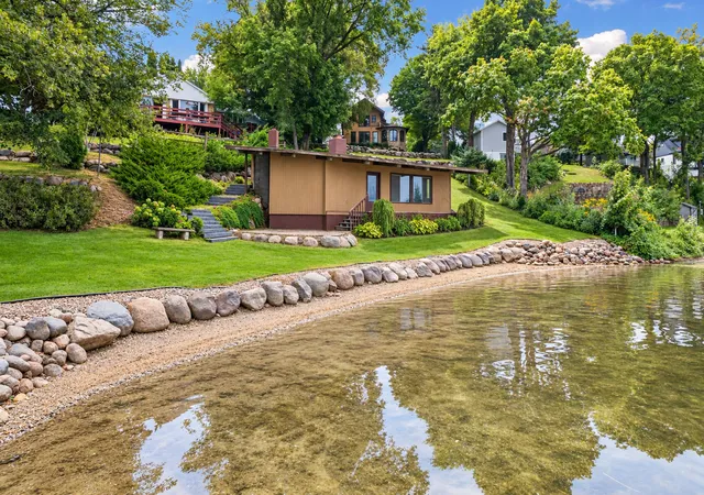 Photo 3 of Single family home for sale at 21210 Excelsior Blvd, Excelsior, MN 55331 | MLS# 7150317 | Listing updated on 2026-10-09