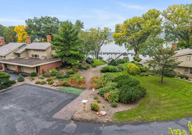 Photo 3 of Single family home for sale at 215 Eastbank Ct N, Hudson, WI 54016 | MLS# 7150333 | Listing updated on 2026-10-09