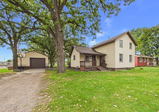Photo 3 of Single family home for sale at 538 2nd Street Se, Saint Cloud, MN 56304 | MLS# 7150336 | Listing updated on 2026-09-30