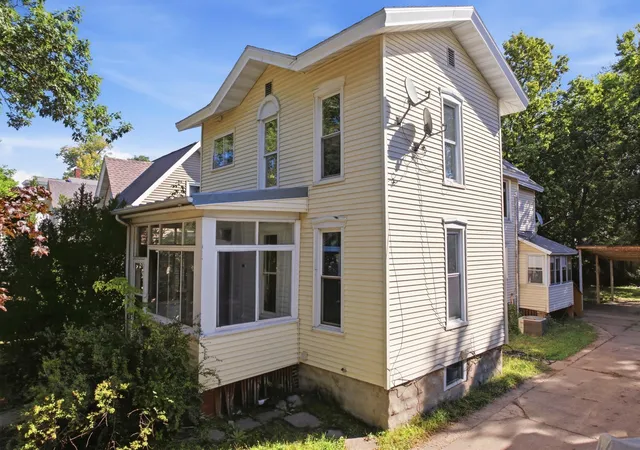 Photo 1 of Single family home for sale at 468 Main St, Winona, MN 55987 | MLS# 7150338 | Listing updated on 2026-09-26