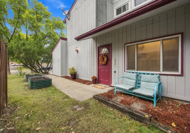 Photo 2 of Townhouse for sale at 2346 Demores Dr S, Fargo, ND 58103 | MLS# 7150343 | Listing updated on 2026-10-28