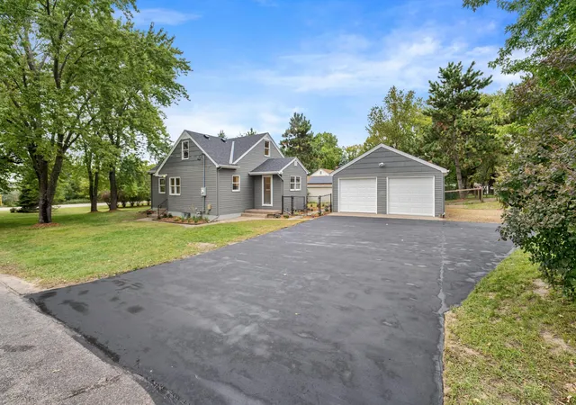 Photo 2 of Single family home for sale at 5118 Otter Lake Rd, Saint Paul, MN 55110 | MLS# 7150349 | Listing updated on 2026-10-07