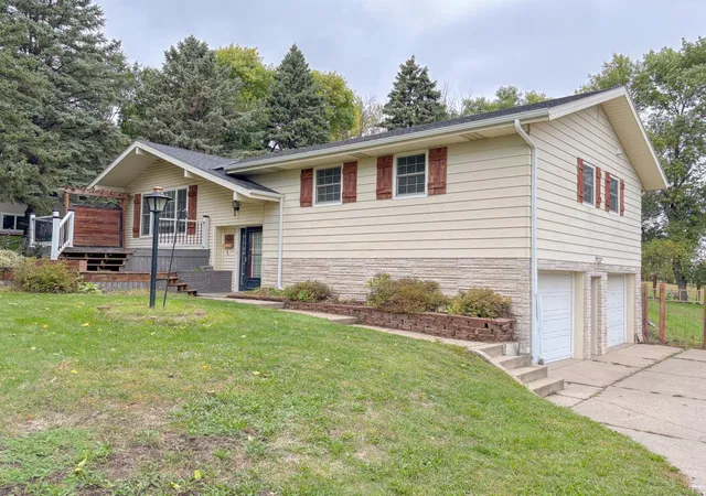 Photo 2 of Single family home for sale at 1628 Weyrens Rd, Fergus Falls, MN 56537 | MLS# 7150352 | Listing updated on 2026-10-02