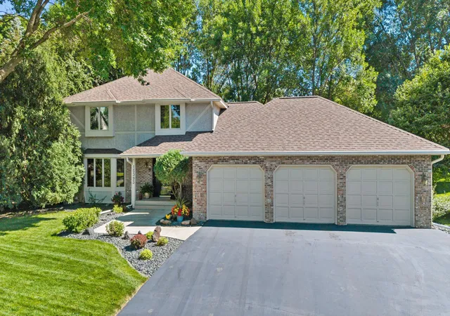 Photo 1 of Single family home for sale at 15393 Shadow Crk Rd, Maple Grove, MN 55311 | MLS# 7150354 | Listing updated on 2026-10-02