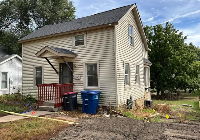 Photo 3 of Single family home for sale at 243 E 4th Street, Red Wing, MN 55066 | MLS# 7150355 | Listing updated on 2026-10-14