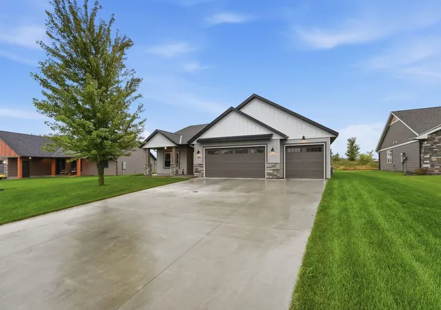 Photo 2 of Single family home for sale at 3267 Old Stone Way NE, Sauk Rapids, MN 56379 | MLS# 7150367 | Listing updated on 2026-10-07