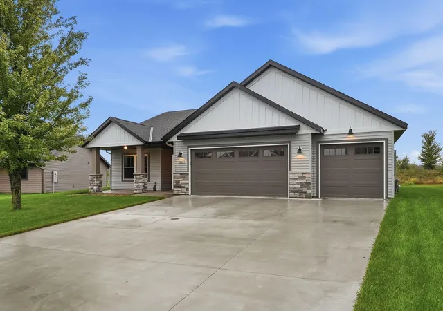 Photo 3 of Single family home for sale at 3267 Old Stone Way NE, Sauk Rapids, MN 56379 | MLS# 7150367 | Listing updated on 2026-10-07