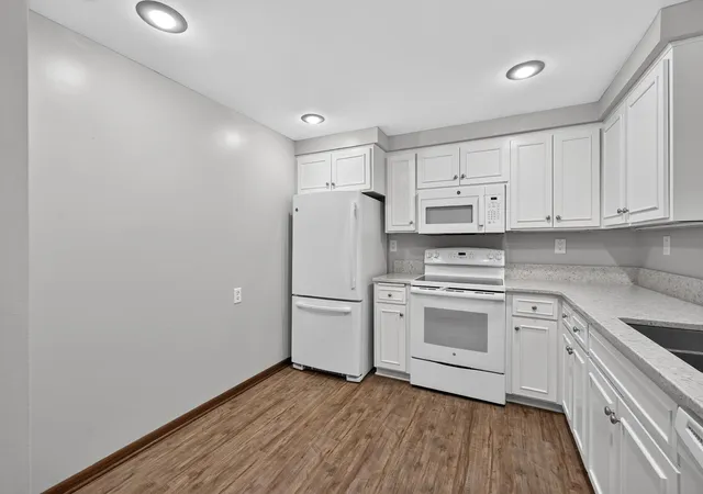 Photo 3 of Condo for sale at 1077 Sibley Memorial Hwy #608, Saint Paul, MN 55118 | MLS# 7150369 | Listing updated on 2026-10-03