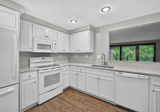 Photo 4 of Condo for sale at 1077 Sibley Memorial Hwy #608, Saint Paul, MN 55118 | MLS# 7150369 | Listing updated on 2026-10-03