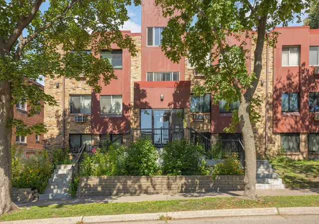Photo 3 of Condo for sale at 520 Ridgewood Ave #102, Minneapolis, MN 55403 | MLS# 7150379 | Listing updated on 2026-09-29