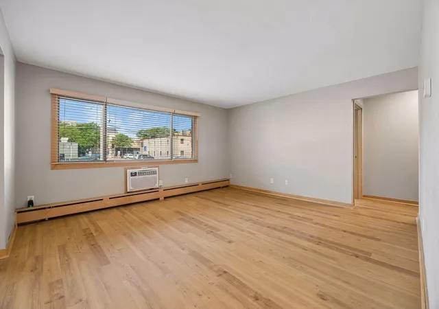 Listing Photo 5 - Condo for sale in building located at 2532 1St Ave S, Minneapolis, MN 55404 - Unit #208