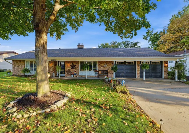 Photo 1 of Single family home for sale at 16497 Franklin Trl Se, Prior Lake, MN 55372 | MLS# 7150399 | Listing updated on 2026-10-06