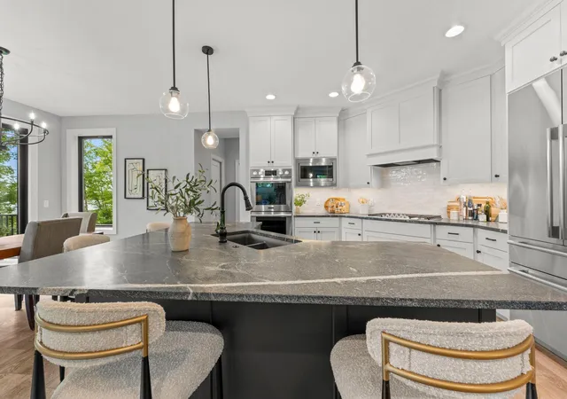 Photo 4 of Single family home for sale at 4215 Halsteads Bay Ln, Excelsior, MN 55331 | MLS# 7150409 | Listing updated on 2026-10-01