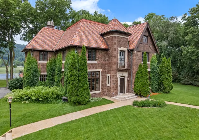 Photo 1 of Single family home for sale at 51 W Sarnia St, Winona, MN 55987 | MLS# 7150411 | Listing updated on 2026-10-29