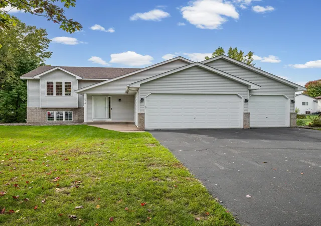 Photo 3 of Single family home for sale at 674 Lois Ln, Circle Pines, MN 55014 | MLS# 7150417 | Listing updated on 2026-10-02