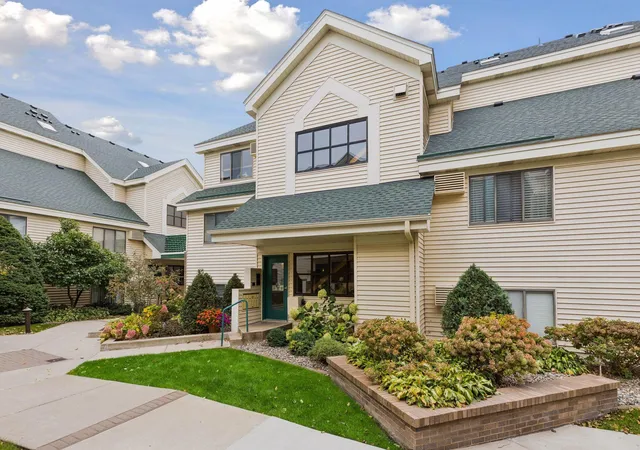 Photo 3 of Condo for sale at 7610 York Ave S #3109, Minneapolis, MN 55435 | MLS# 7150432 | Listing updated on 2026-10-20