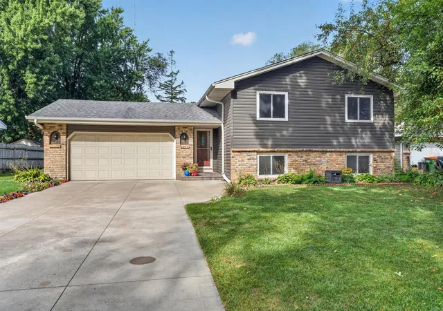 Photo 1 of Single family home for sale at 11440 Jonquil St Nw, Minneapolis, MN 55433 | MLS# 7150452 | Listing updated on 2026-10-03