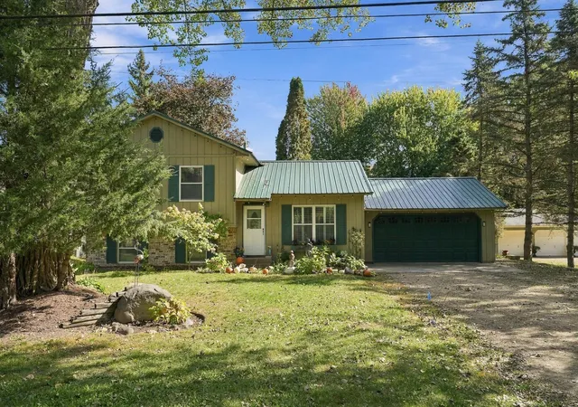 Photo 1 of Single family home for sale at 5474 Portland Ave, Saint Paul, MN 55110 | MLS# 7150460 | Listing updated on 2026-10-09