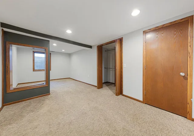 Photo 4 of Single family home for sale at 251 N Lincoln St, Lake Crystal, MN 56055 | MLS# 7150476 | Listing updated on 2026-09-28
