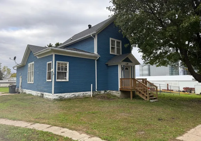 Photo 2 of Single family home for sale at 113 Nevada Ave, Adrian, MN 56110 | MLS# 7150508 | Listing updated on 2026-10-07