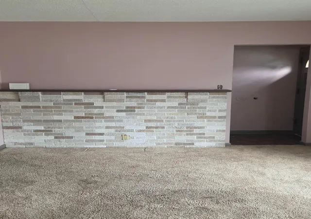 Photo 3 of Single family home for sale at 905 Ulstad Ave, Albert Lea, MN 56007 | MLS# 7150533 | Listing updated on 2026-10-03