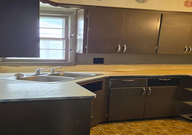 Photo 4 of Single family home for sale at 905 Ulstad Ave, Albert Lea, MN 56007 | MLS# 7150533 | Listing updated on 2026-10-03