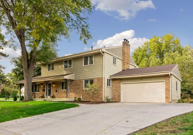 Photo 2 of Single family home for sale at 1525 Saint Croix Cir, Minneapolis, MN 55422 | MLS# 7150556 | Listing updated on 2026-10-08