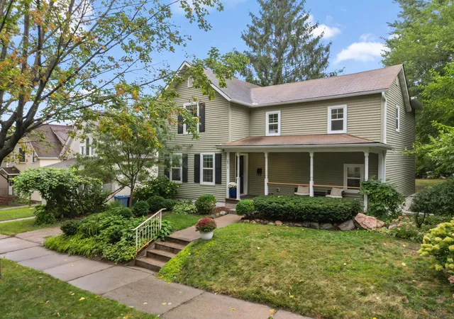 Photo 1 of Single family home for sale at 2518 Buchanan St Ne, Minneapolis, MN 55418 | MLS# 7150568 | Listing updated on 2026-10-01
