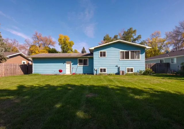 Photo 3 of Single family home for sale at 2844 Ne Longfellow Rd N, Fargo, ND 58102 | MLS# 7150585 | Listing updated on 2026-10-08