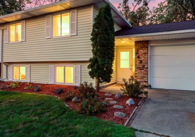 Photo 1 of Single family home for sale at 2483 Hidden Valley Ln, Stillwater, MN 55082 | MLS# 7150592 | Listing updated on 2026-09-30