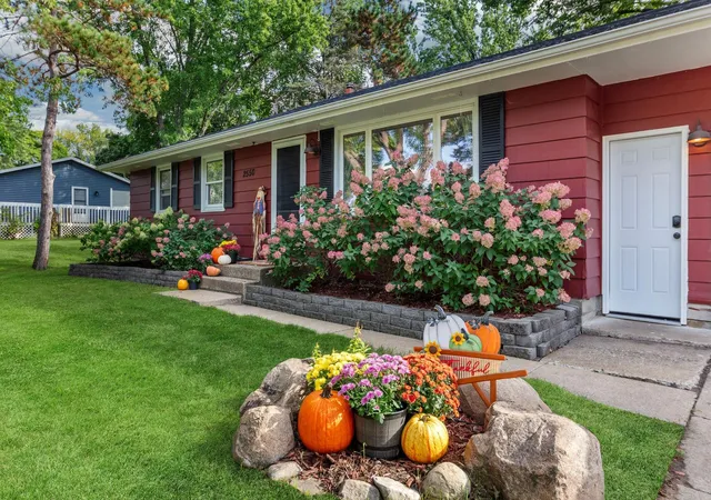 Photo 2 of Single family home for sale at 2550 140th Avenue Nw, Andover, MN 55304 | MLS# 7150608 | Listing updated on 2026-10-03