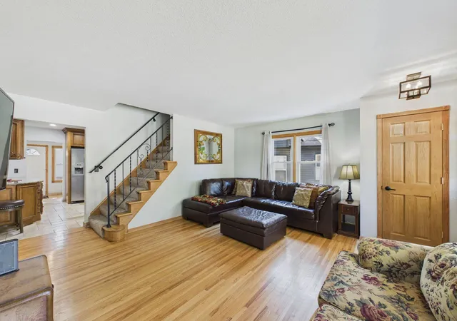 Photo 3 of Single family home for sale at 186 Hurley St E, Saint Paul, MN 55118 | MLS# 7150615 | Listing updated on 2026-10-06